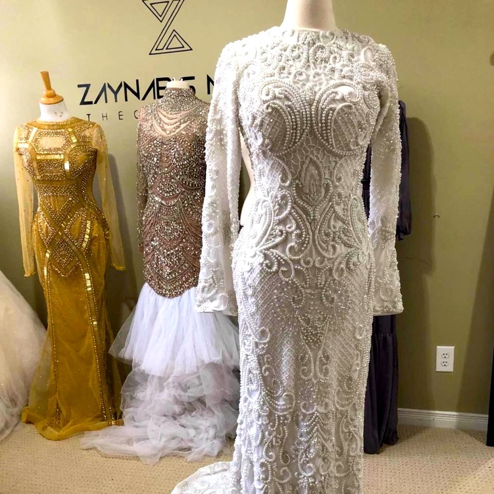 Off white hand beaded Pearl Red Carpet Costume Wedding Dress